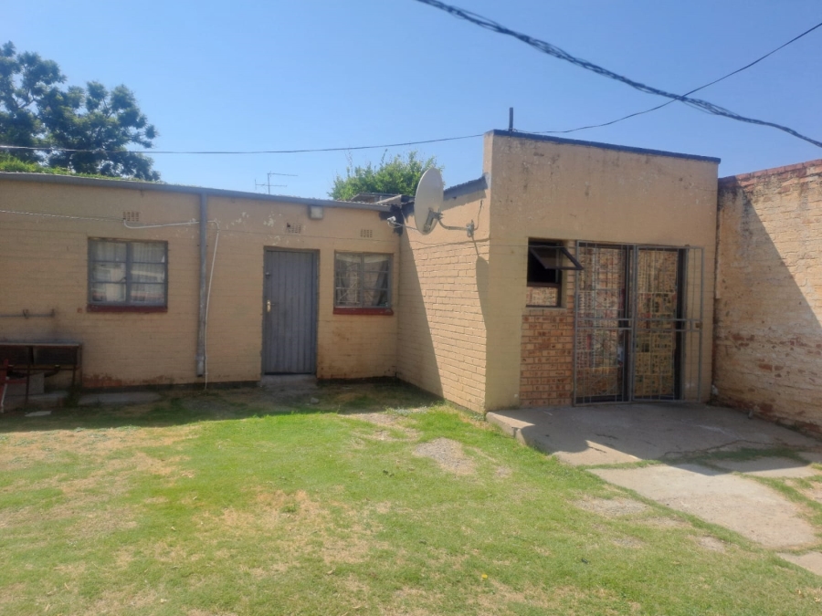 6 Bedroom Property for Sale in Odendaalsrus Rural Free State